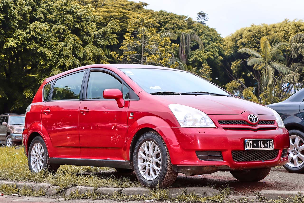 TOYOTA VERSO photo 1