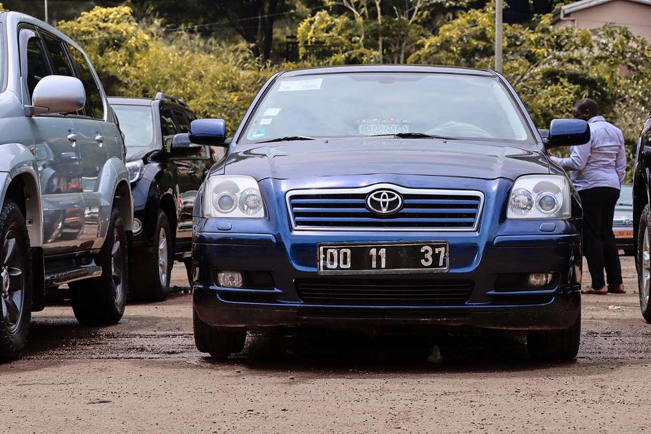Toyota Avensis (Tête de cochon) photo 2